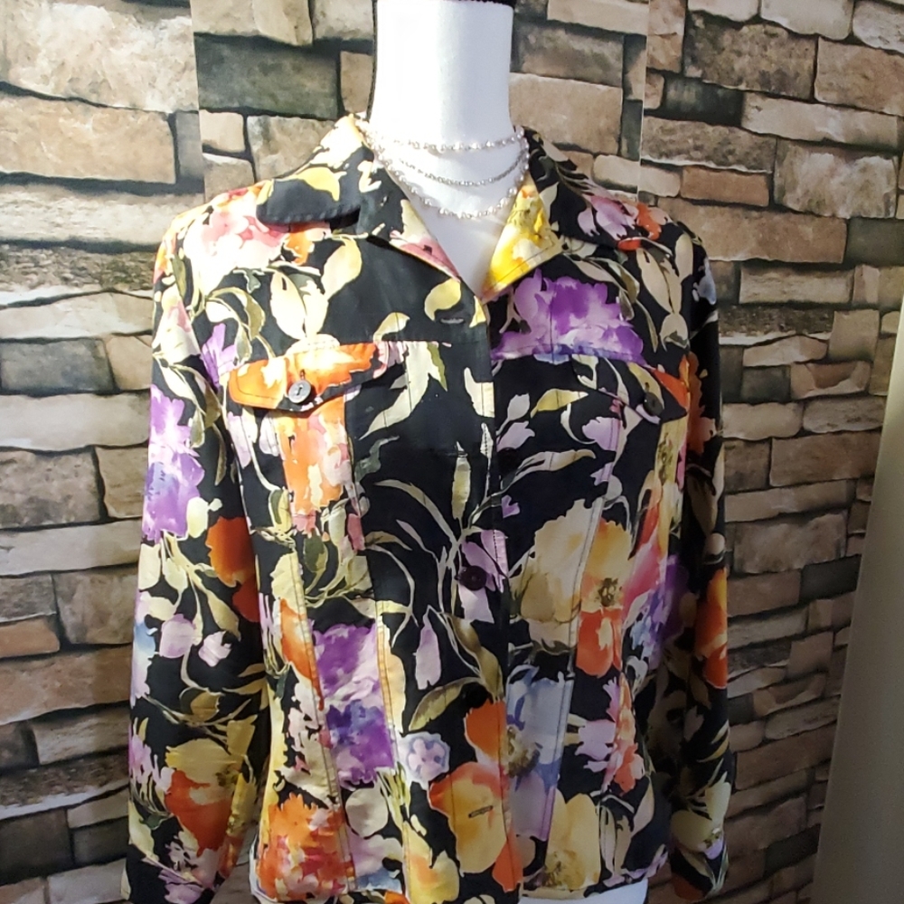 Women's lightweight Top /Jacket